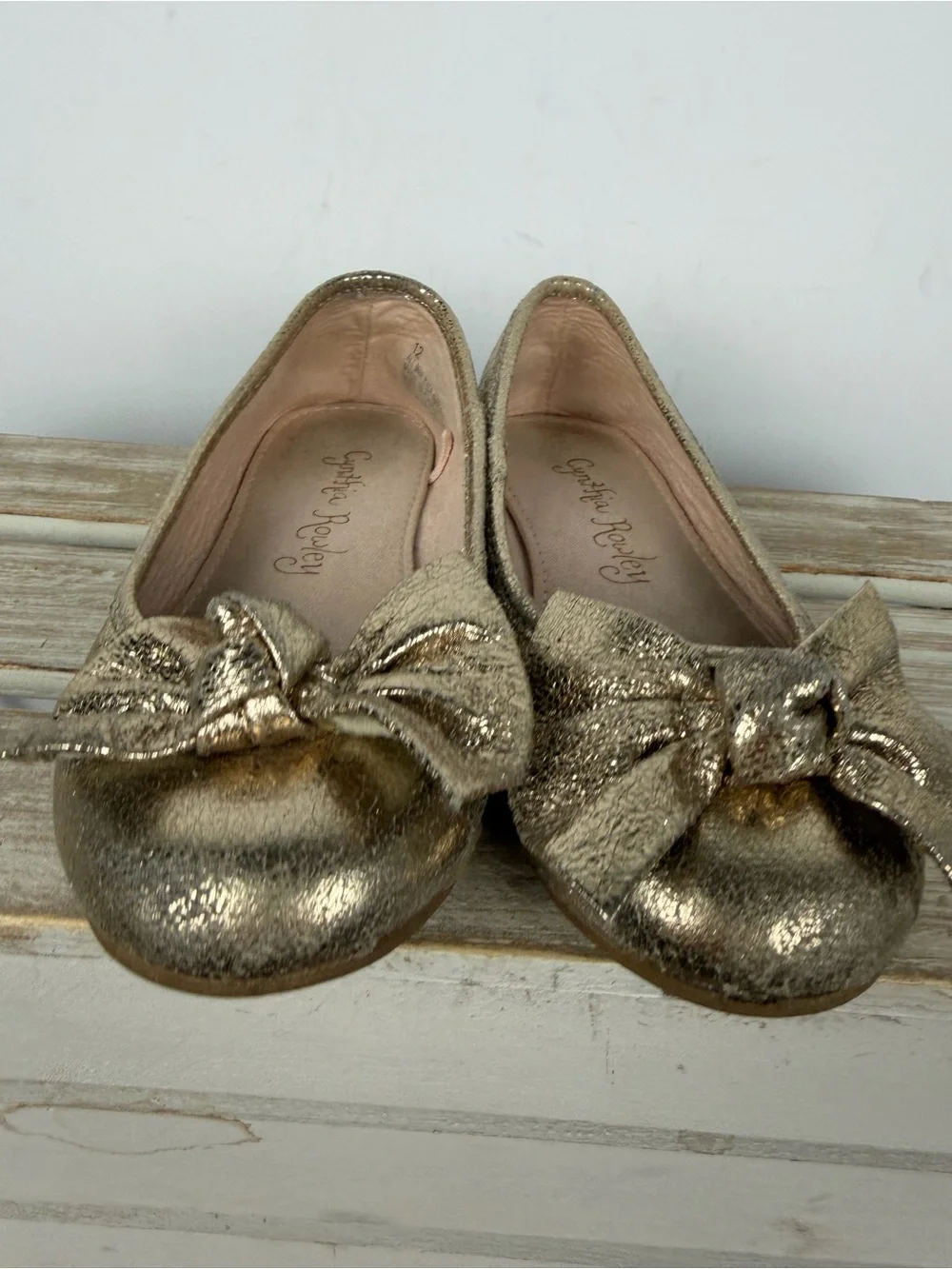 Cynthia Rowley gold ballet flats metallic crinkle finish bow detail size 12